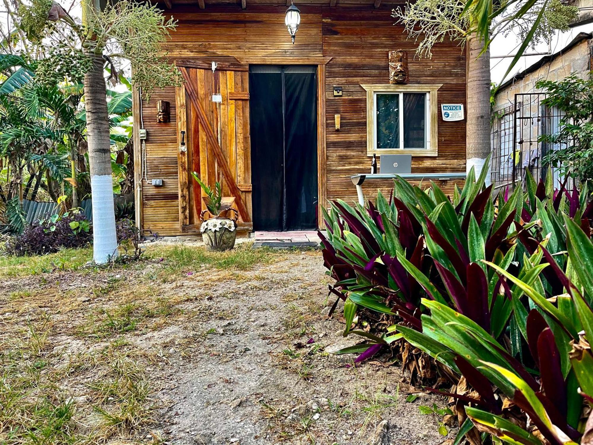 Casa Ricky'S Hostel Orange Walk Town Bagian luar foto