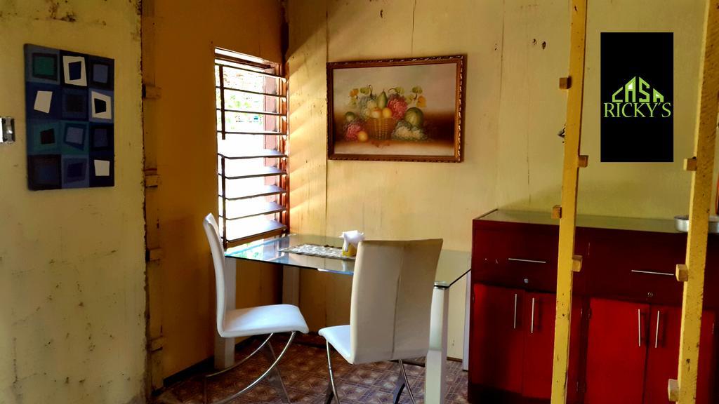 Casa Ricky'S Hostel Orange Walk Town Bagian luar foto