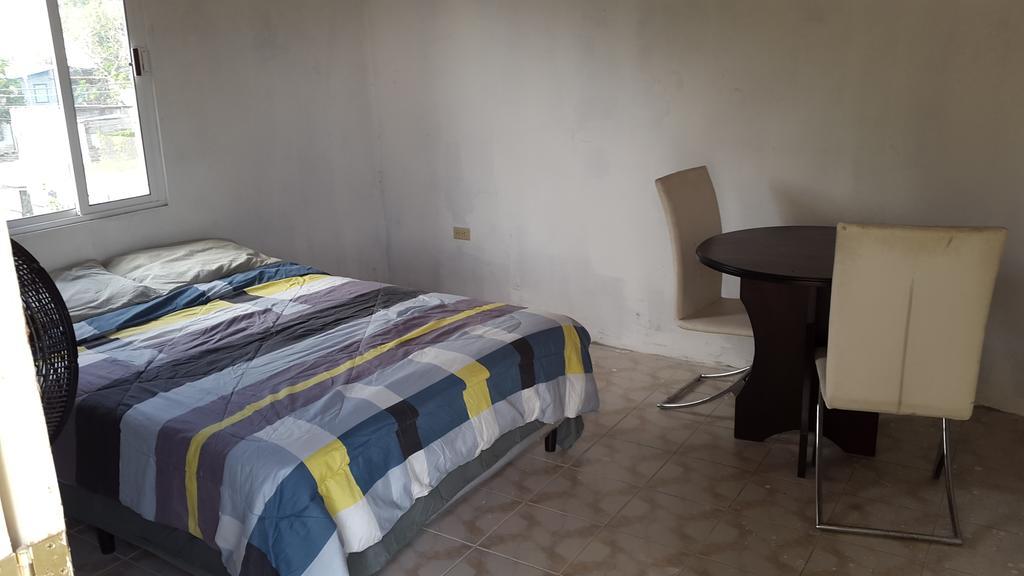 Casa Ricky'S Hostel Orange Walk Town Bagian luar foto