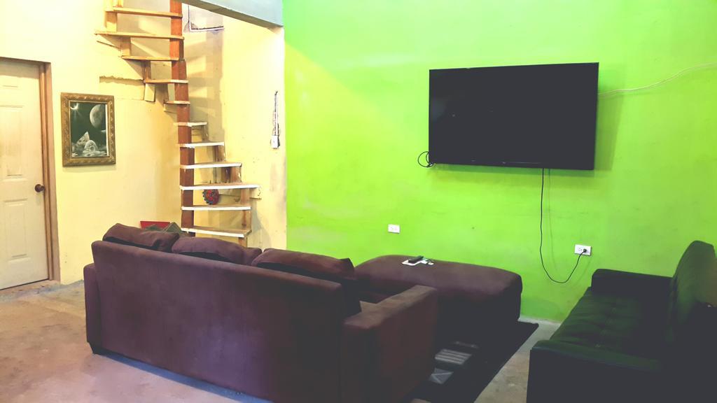 Casa Ricky'S Hostel Orange Walk Town Bagian luar foto