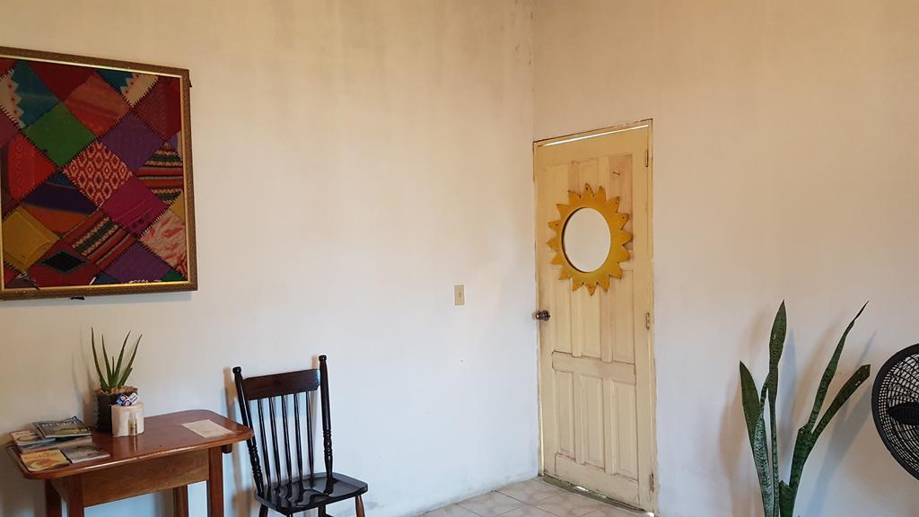 Casa Ricky'S Hostel Orange Walk Town Bagian luar foto