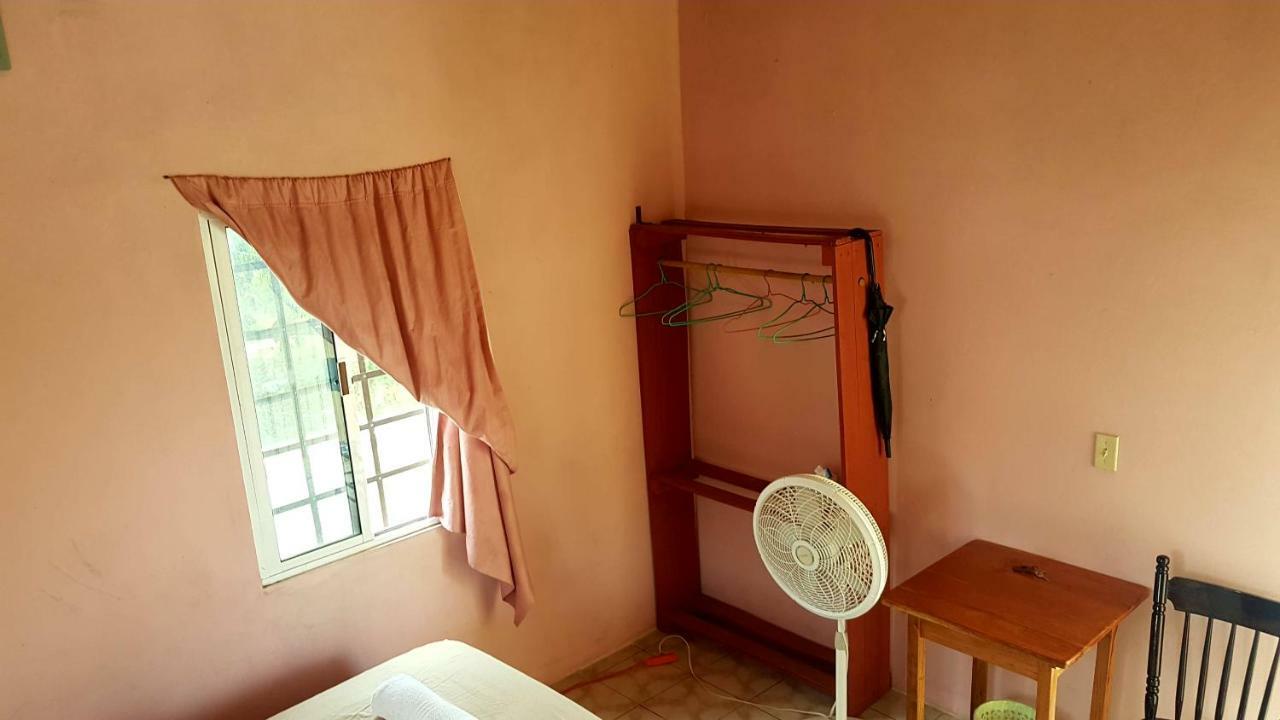 Casa Ricky'S Hostel Orange Walk Town Bagian luar foto